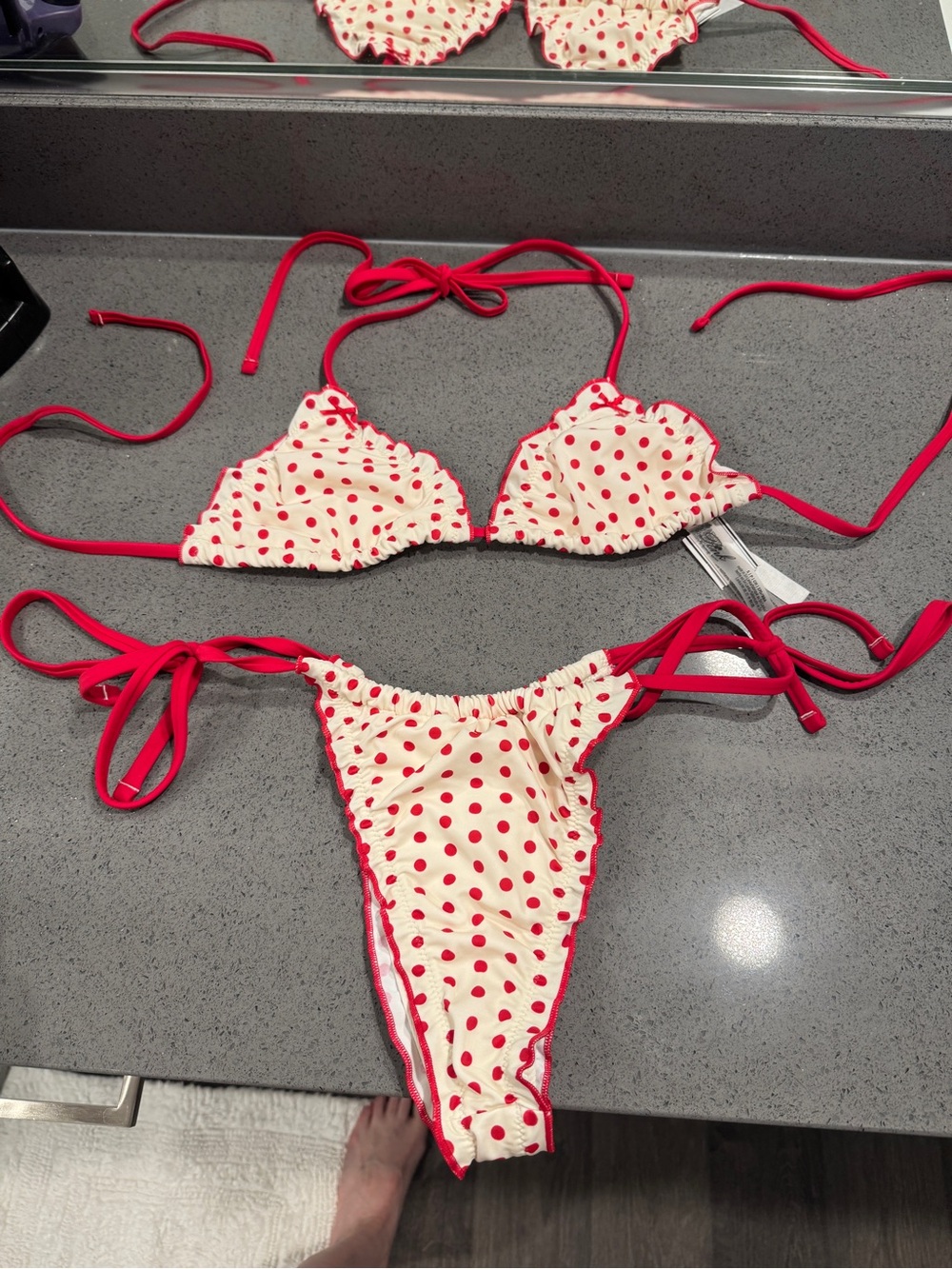 Frankie’s bikinis polka dot set